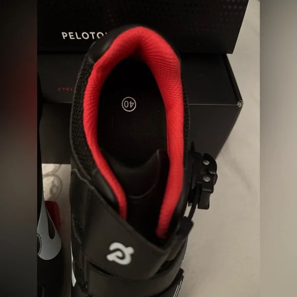 PELOTON CYCLING SHOES - Picture 9 of 14